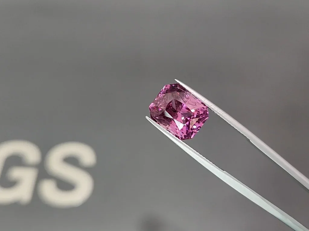 Spinelle rose taille radiant de 9,25 carats, Tanzanie Image №3