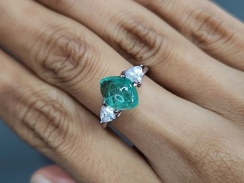 Emerald fancy cabochon cut 3.24 carats, Russia Image №5