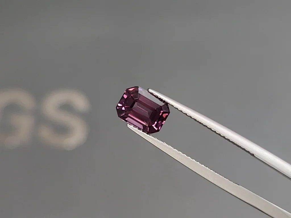 Purple spinel octagon cut 2.40 carats, Tanzania Image №3