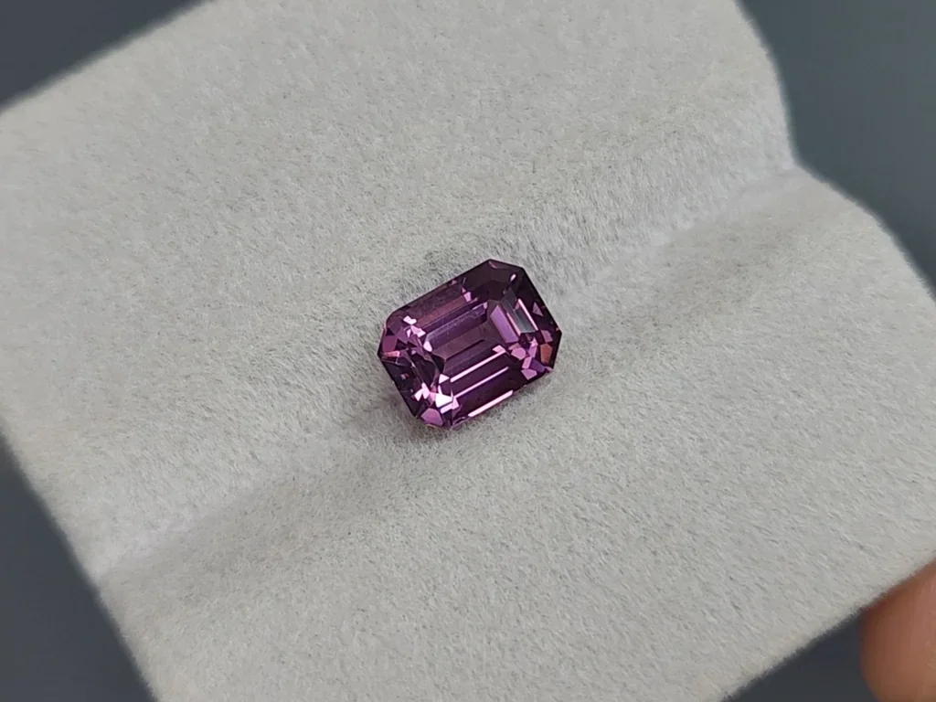 Purple spinel octagon cut 2.40 carats, Tanzania Image №4