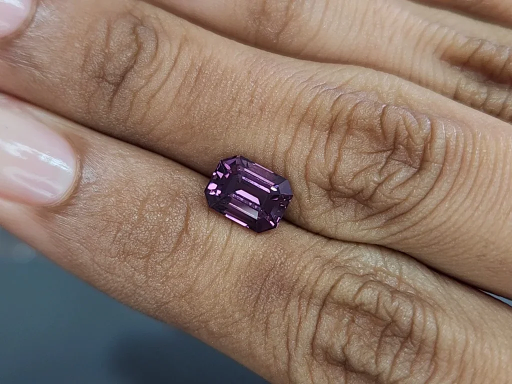 Purple spinel octagon cut 2.40 carats, Tanzania Image №2