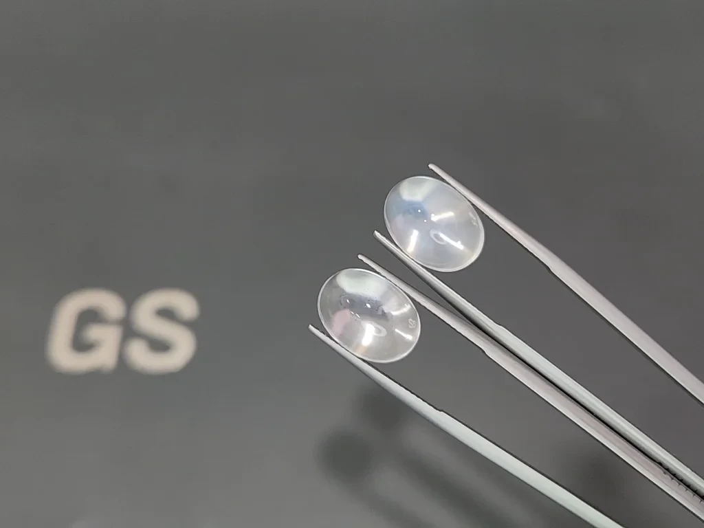 Un par de piedras lunares de talla cabujón de 16,89 quilates, Birmania Image №3