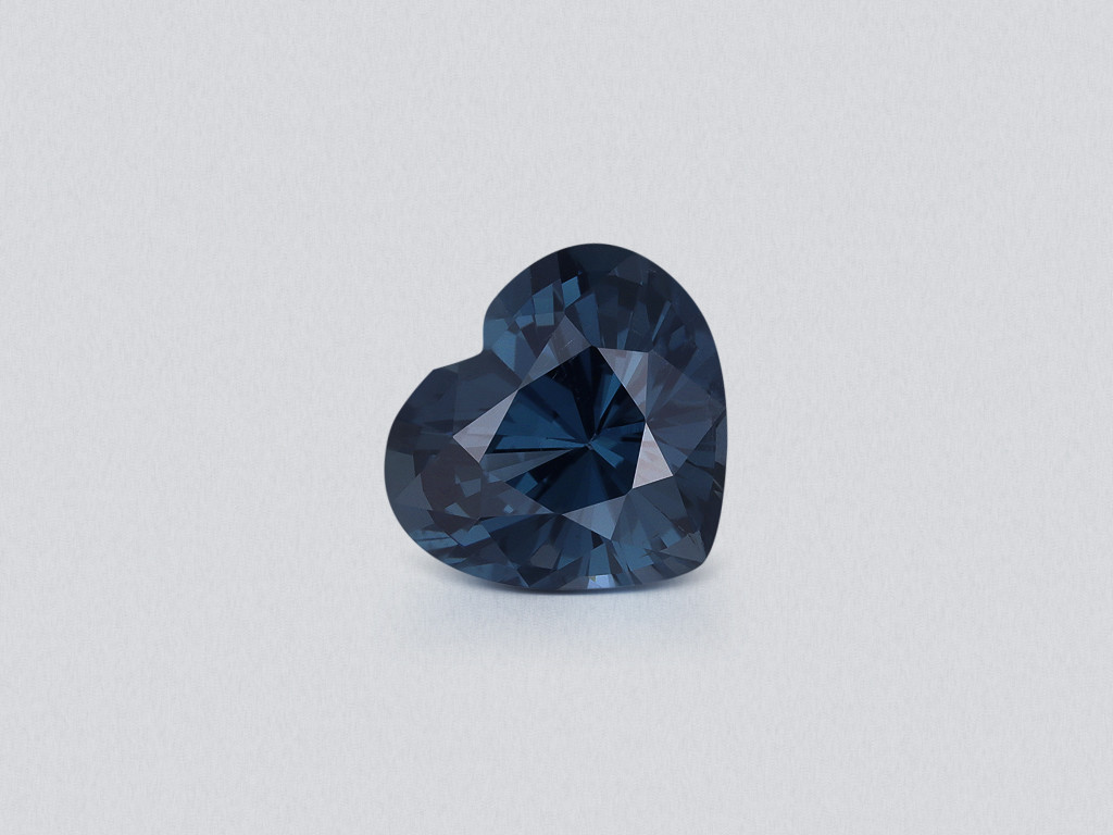 Spinelle gris-bleu taillé en forme de cœur 3,65 carats, Tanzanie Image №1