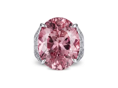 Ring with 20.06-carat morganite and diamonds in 900 platinum photo