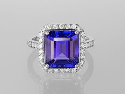 Ring with Royal blue color tanzanite 4.35 ct and diamonds in 18K white gold photo