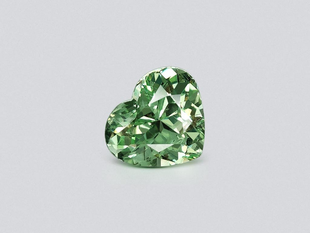 Menthe grossulaire coeur coupé 2,75 carats  Image №1