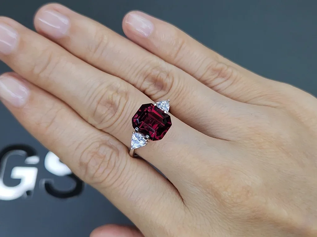Rhodolite garnet octagon cut  6.29 carats, Tanzania Image №5