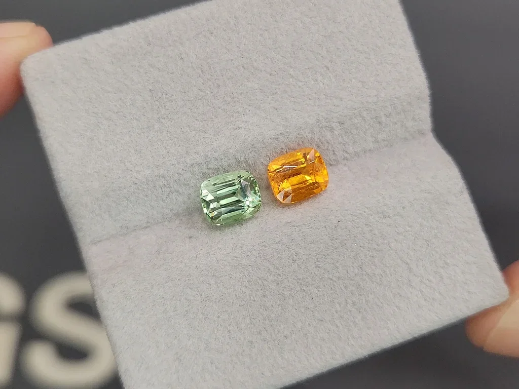 Paire contrastante de grenats spessartine et grossulaire taille coussin 3,07 carats, Tanzanie Image №4