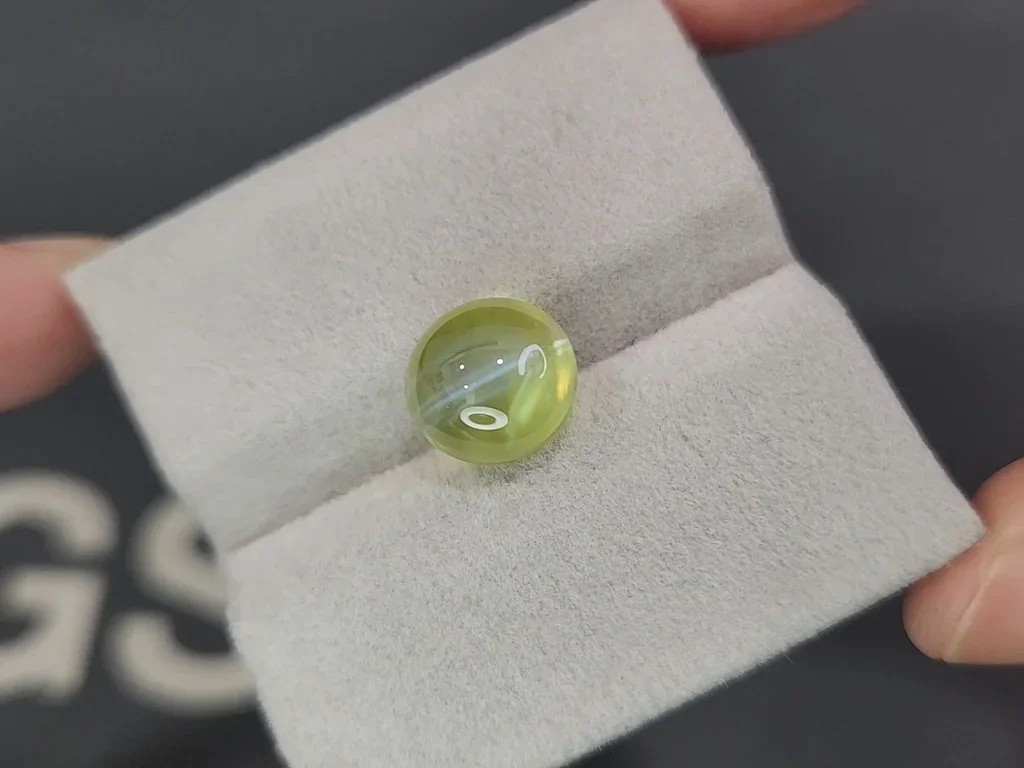 Chrysobéryl œil de chat taille cabochon 8,59 carats, Sri Lanka Image №4