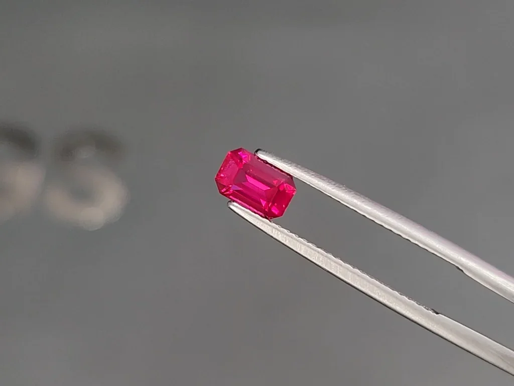 Unheated red ruby octagon cut 1.08 carats, Mozambique Image №3