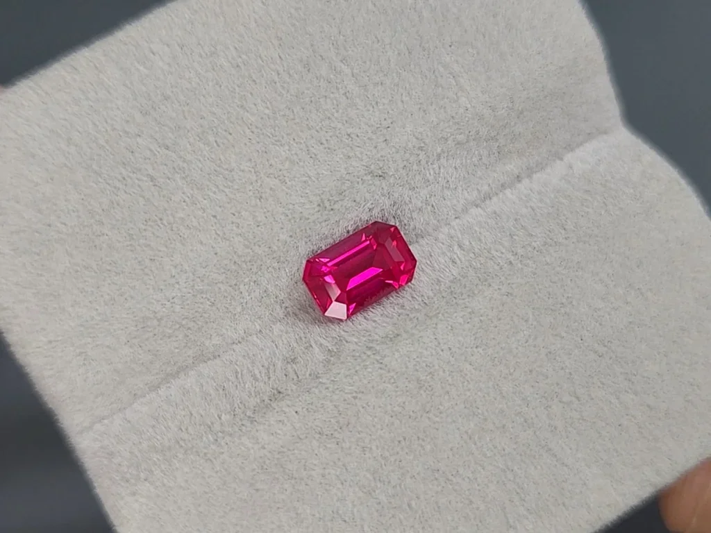 Unheated red ruby octagon cut 1.08 carats, Mozambique Image №4