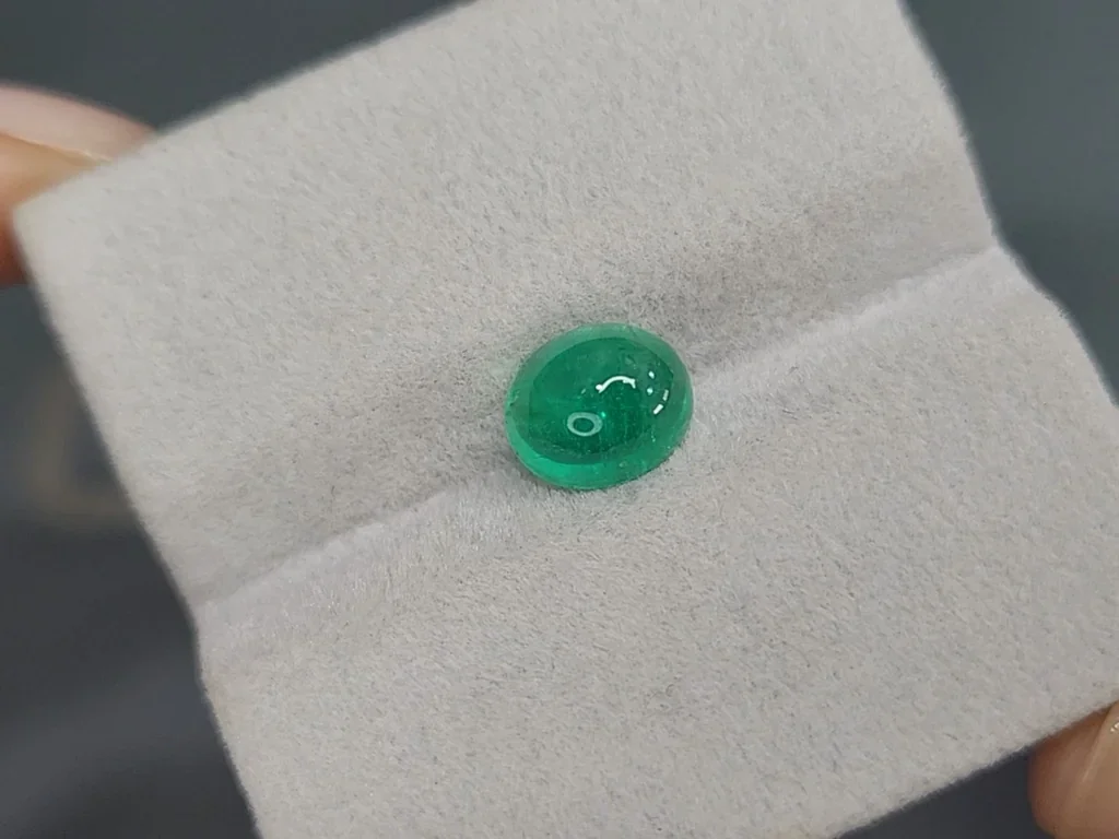 Esmeralda talla cabujón 2,29 quilates, Rusia Image №4