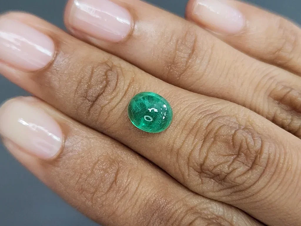 Esmeralda talla cabujón 2,29 quilates, Rusia Image №2