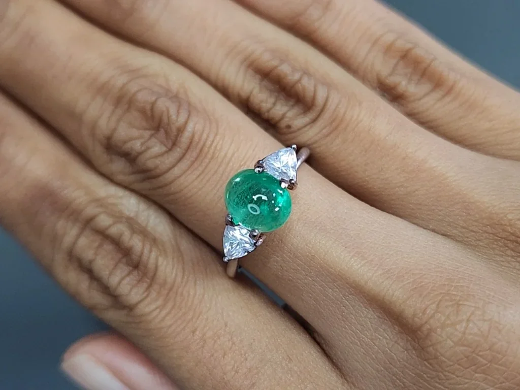 Esmeralda talla cabujón 2,29 quilates, Rusia Image №5
