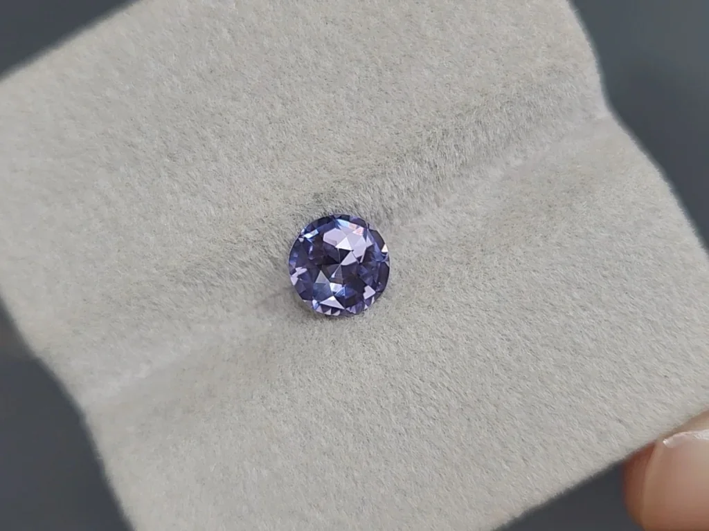 Espinela lavanda de talla redonda 1.26 carats, de Tanzania Image №4