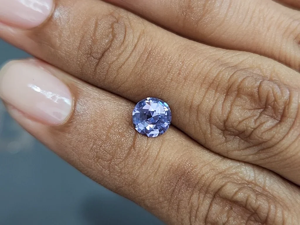 Espinela lavanda de talla redonda 1.26 carats, de Tanzania Image №2