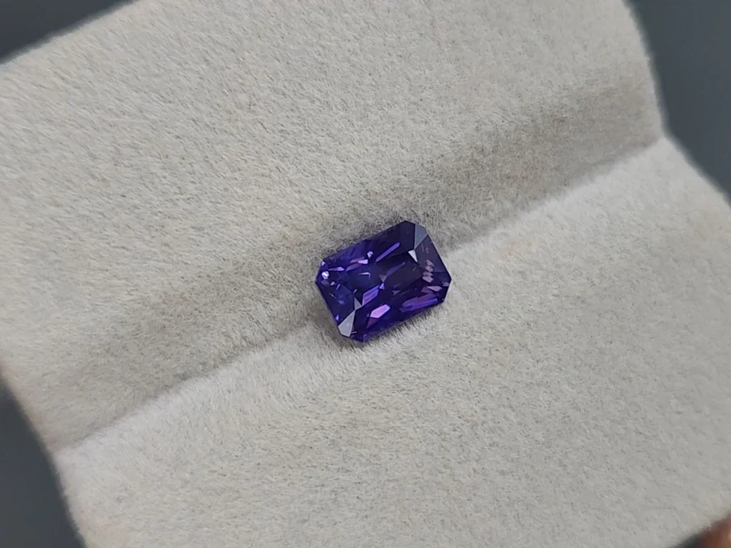 Unheated violet sapphire radiant cut 1.56 carats, Sri Lanka Image №4