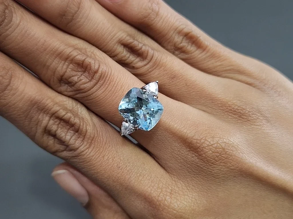 Aquamarine cushion cut  4.92 carats, Madagascar  Image №5