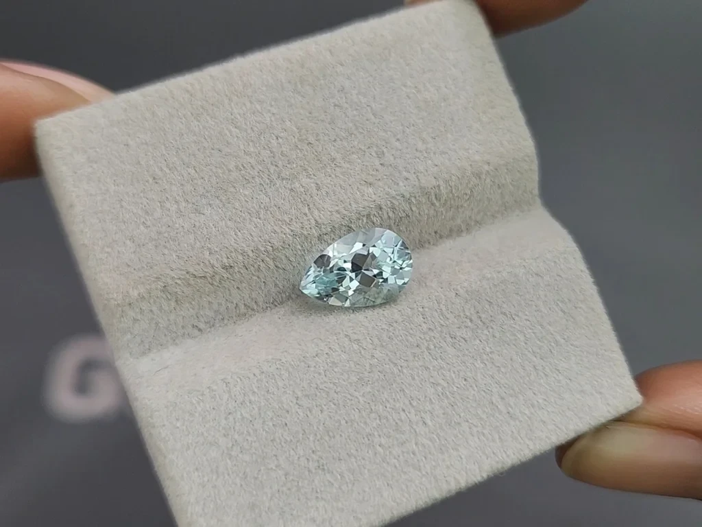 Tourmaline Paraiba taille poire, 1,70 carat, Afrique Image №4