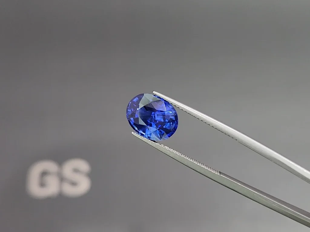 Saphir ovale bleu royal de 5,72 carats, Sri Lanka  Image №3