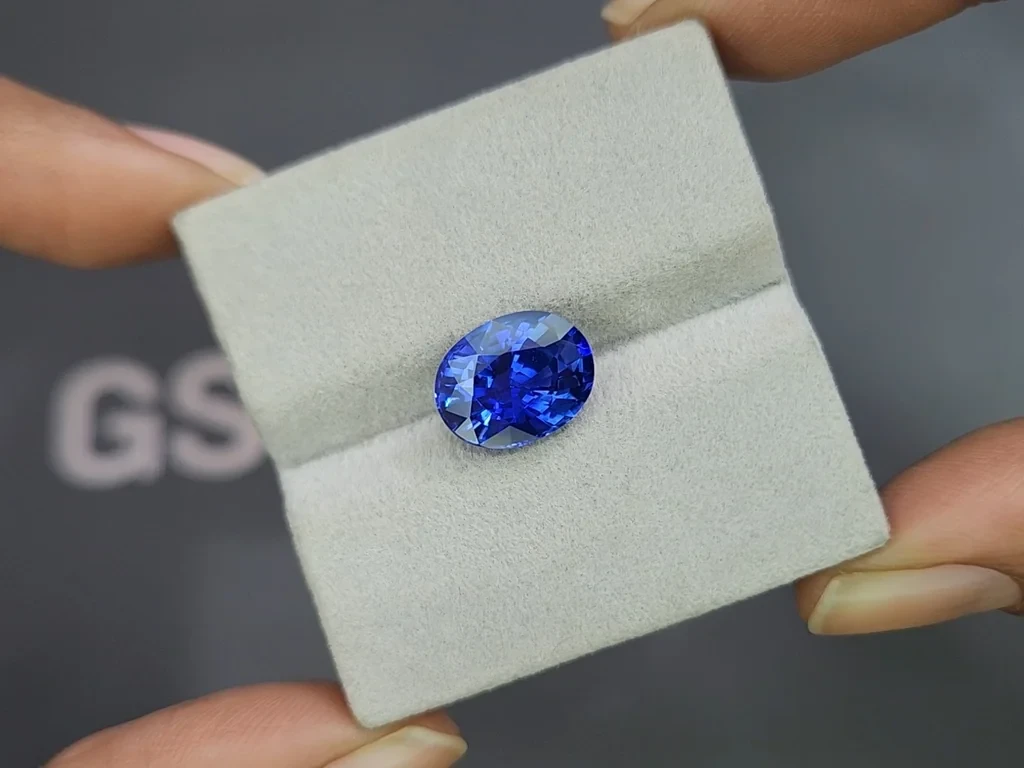 Saphir ovale bleu royal de 5,72 carats, Sri Lanka  Image №4