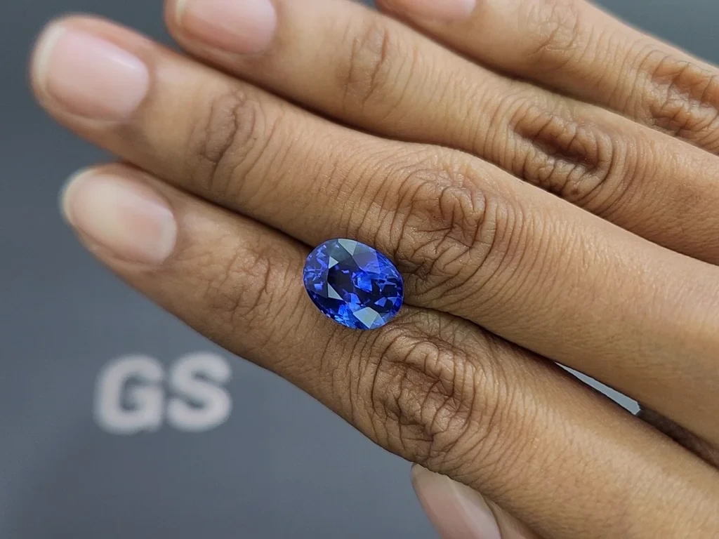Saphir ovale bleu royal de 5,72 carats, Sri Lanka  Image №2