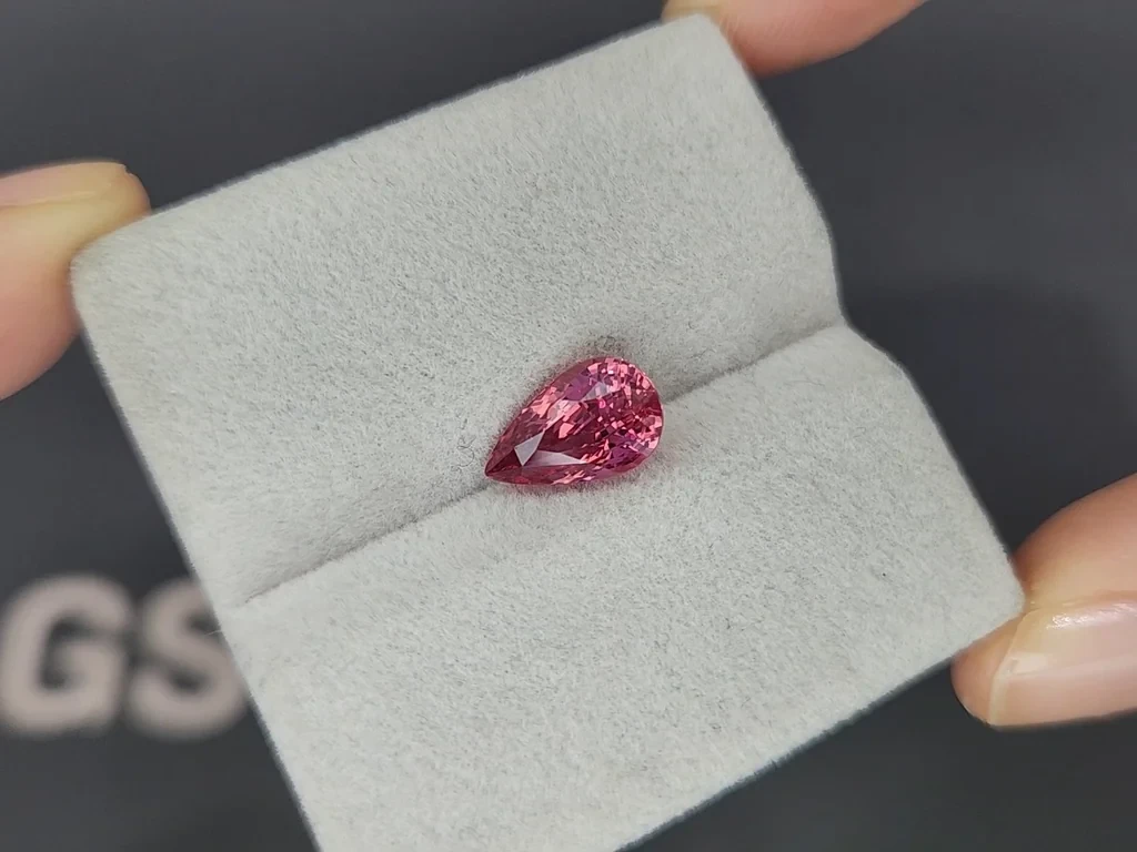 Unbehandelter, birnenförmig geschliffener Padparadscha-saphir 3,04 karat, Madagascar Image №4
