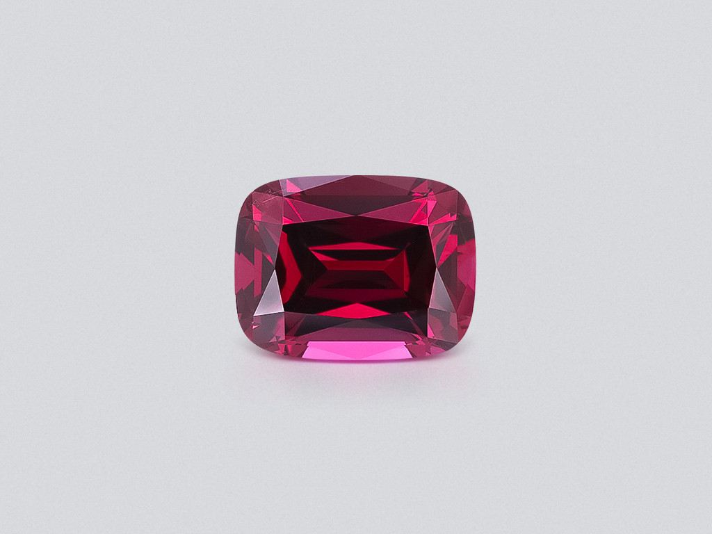 Rhodolite garnet cushion cut 3.85 carats, Madagascar Image №1