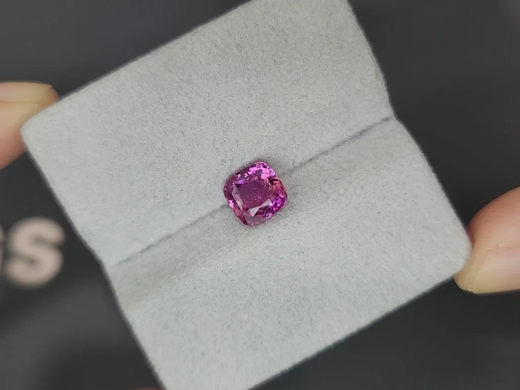 Unbehandelter rosa saphir kissenförmiger 2,03 karat  Sri Lanka Image №4