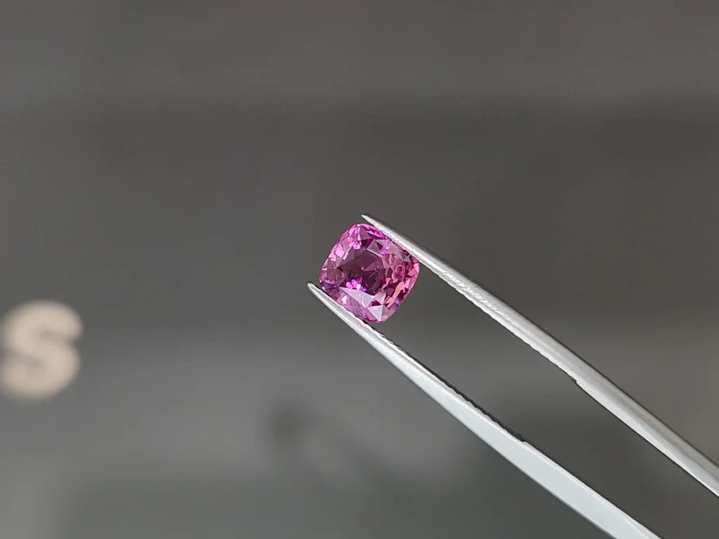 Unbehandelter rosa saphir kissenförmiger 2,03 karat  Sri Lanka Image №3