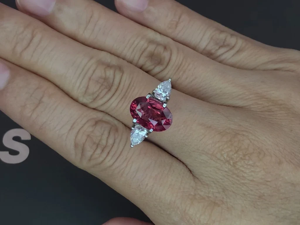 Spinelle de Mahenge taille ovale 4,05 carats, Tanzanie Image №5