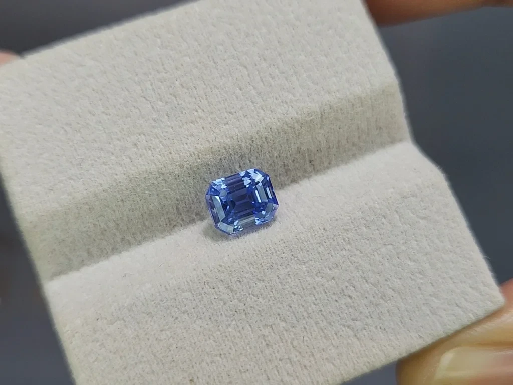 Unheated blue sapphire octagon cut 2.03 carats, Sri Lanka Image №4