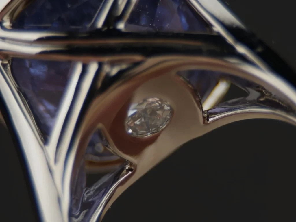 Ring with 18.07-carat Tanzanian sapphire and diamonds, set in 900 platinum Image №6