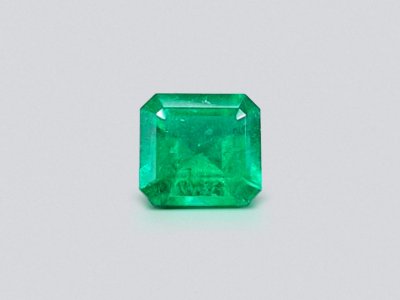 Esmeralda colombiana Muzo verde talla Asscher 1,85 quilates photo