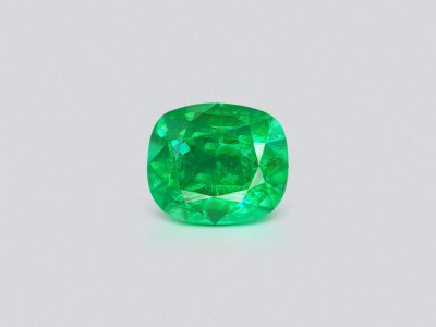 Vibrant green cushion cut no oil emerald 4.84 ct, Zambia photo