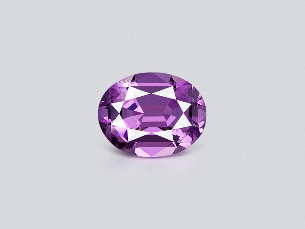Amatista morada en talla ovalada de alta precisión de 7,0-8,0 quilates, Brasil  Image №1