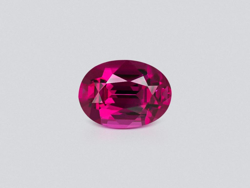 Granate umbalita morado, talla ovalada, 3,46 quilates, África Image №1