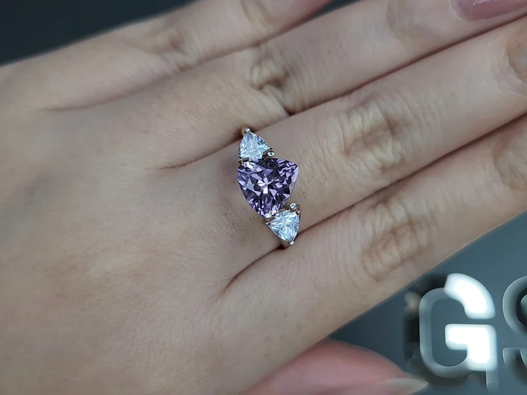 Spinelle lavande taille trillion de 2,15 ct, Tanzanie Image №5