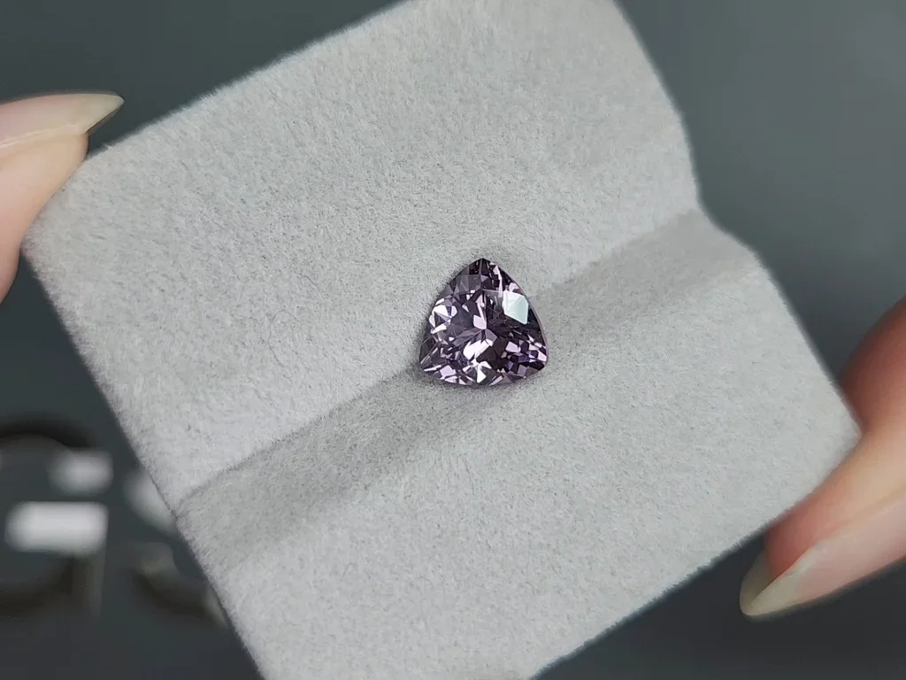 Spinelle lavande taille trillion de 2,15 ct, Tanzanie Image №4
