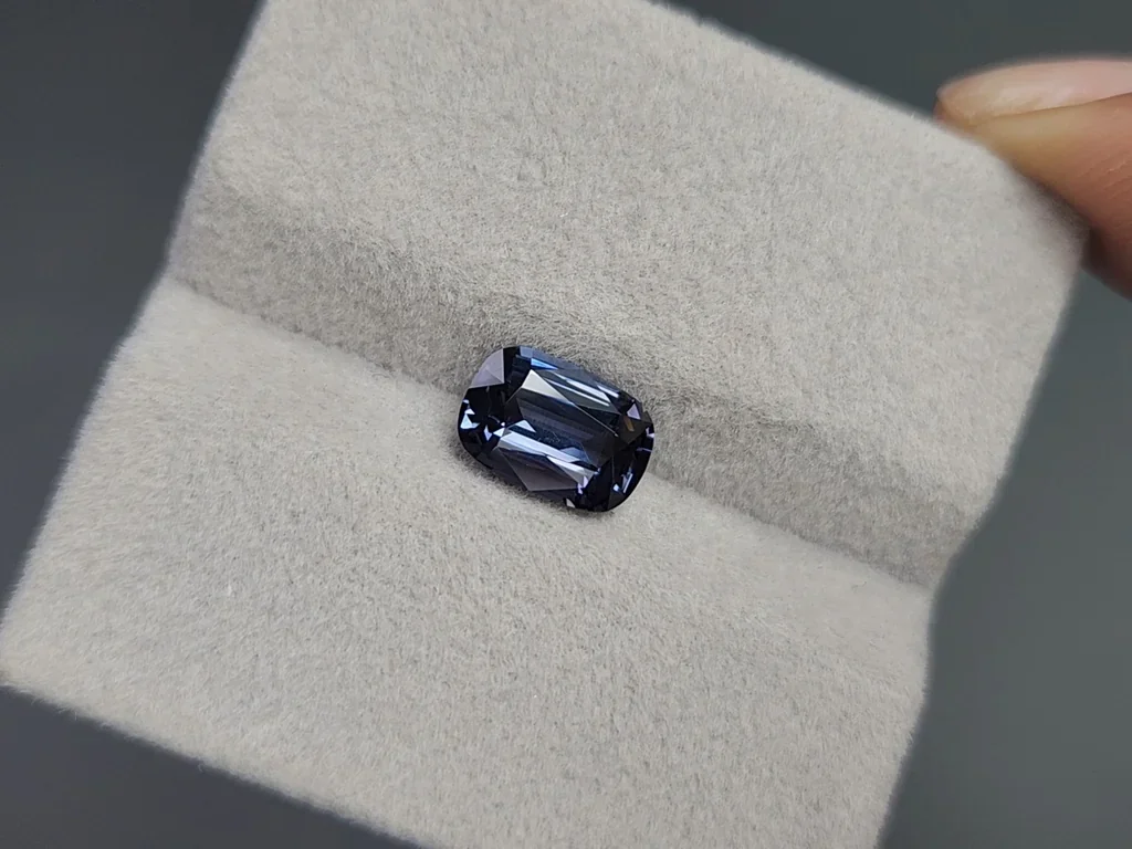Espinela azul de talla cojín de 2,26 ct, Tanzania Image №4