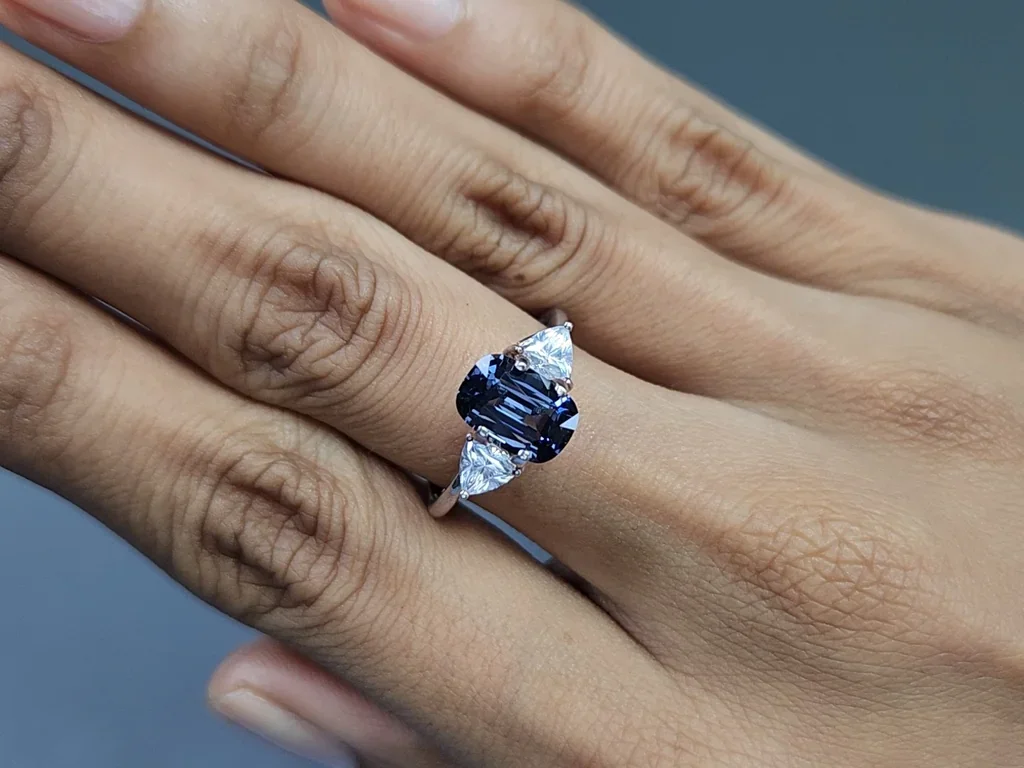 Espinela azul de talla cojín de 2,26 ct, Tanzania Image №5