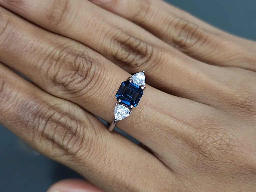 Espinela de cobalto de corte octogonal 1,91 carats, de Tanzania Image №5