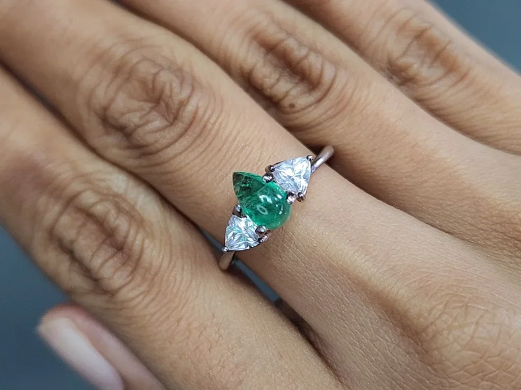 Esmeralda talla cabujón 1,15 quilates, Rusia Image №5