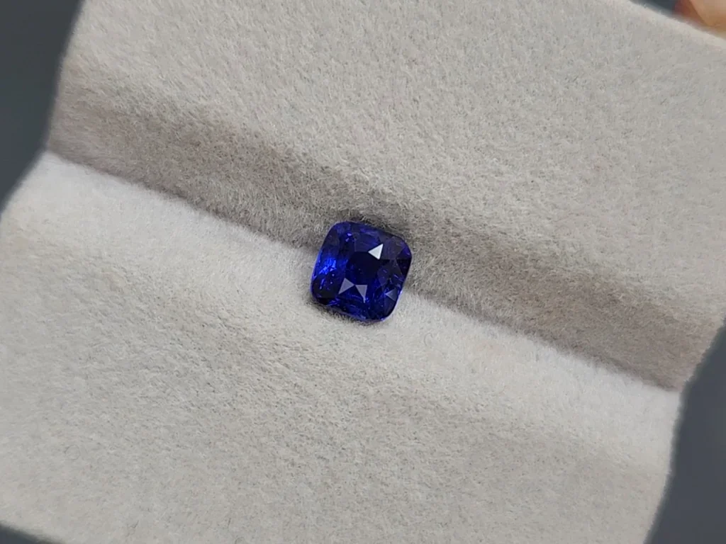 Unbeheizter königsblauer saphir im kissenschliff 1,01 karats, Sri Lanka Image №4