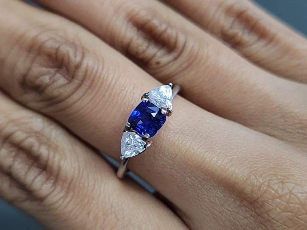 Unbeheizter königsblauer saphir im kissenschliff 1,01 karats, Sri Lanka Image №5