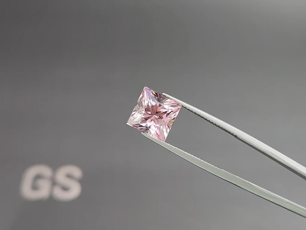 Soft pink tourmaline princess cut  5.50 carats,  Africa Image №3