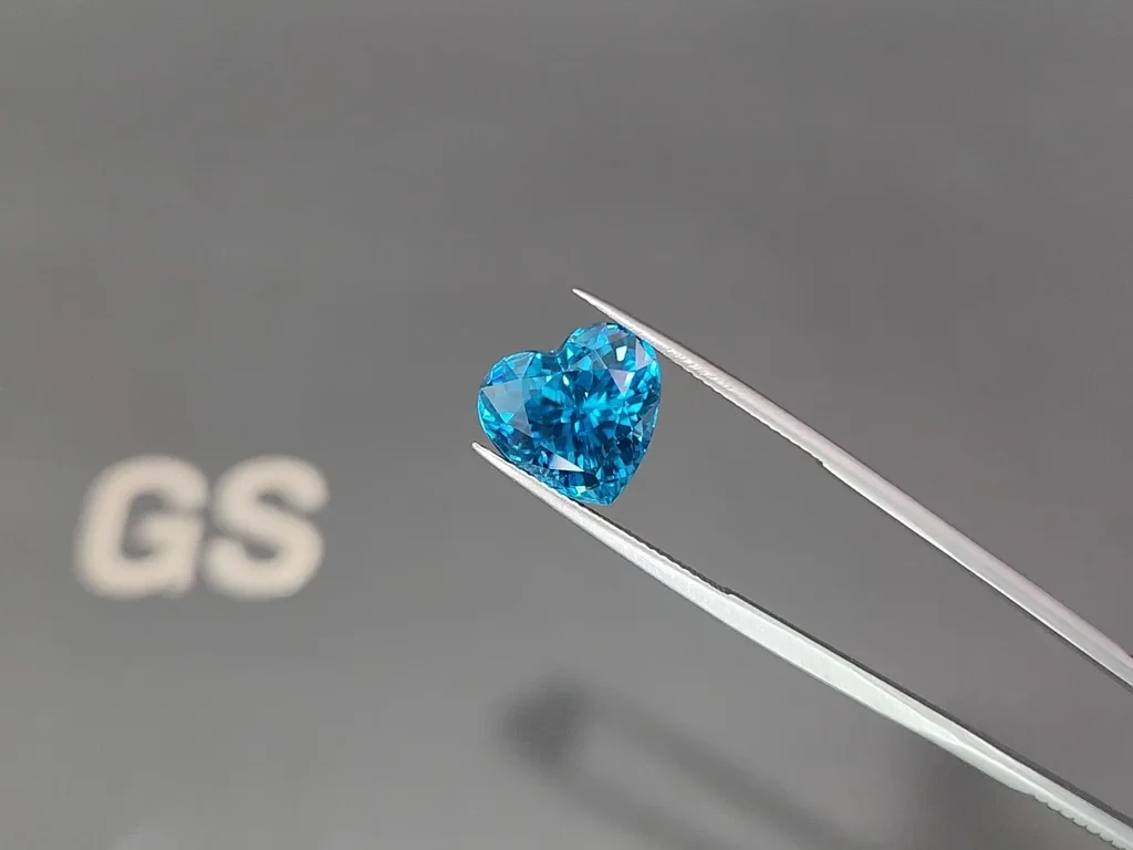 Zircon bleu néon taille cœur de 13,09 carats, Cambodge Image №3