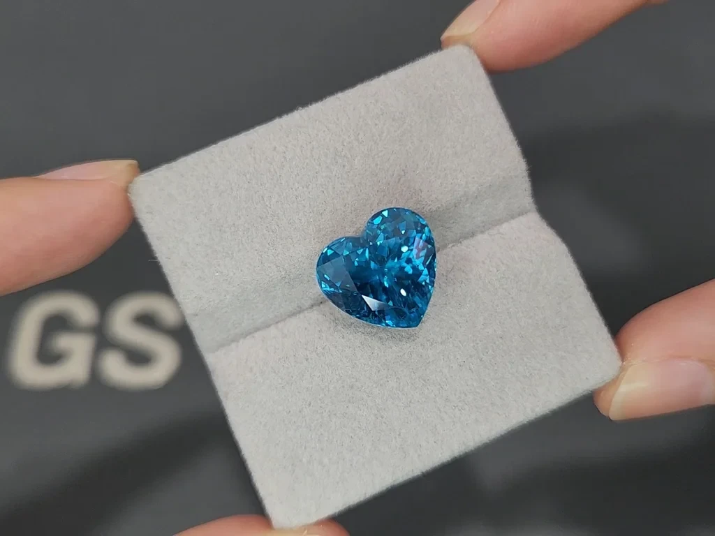 Zircon bleu néon taille cœur de 13,09 carats, Cambodge Image №4