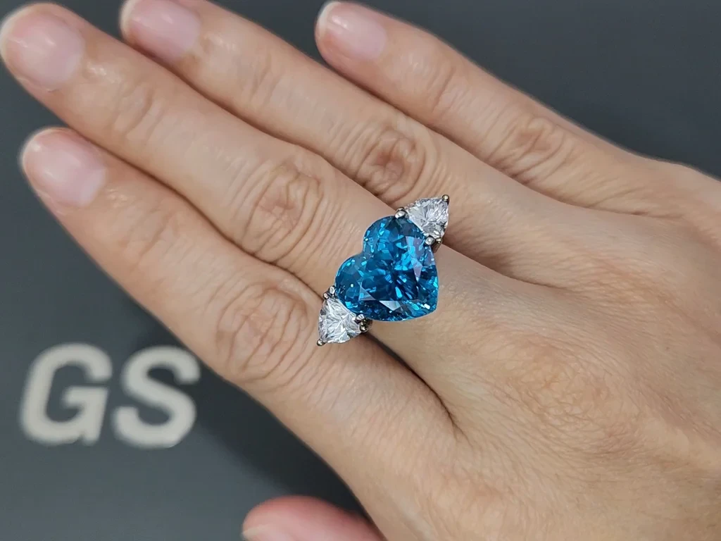 Zircon bleu néon taille cœur de 13,09 carats, Cambodge Image №5