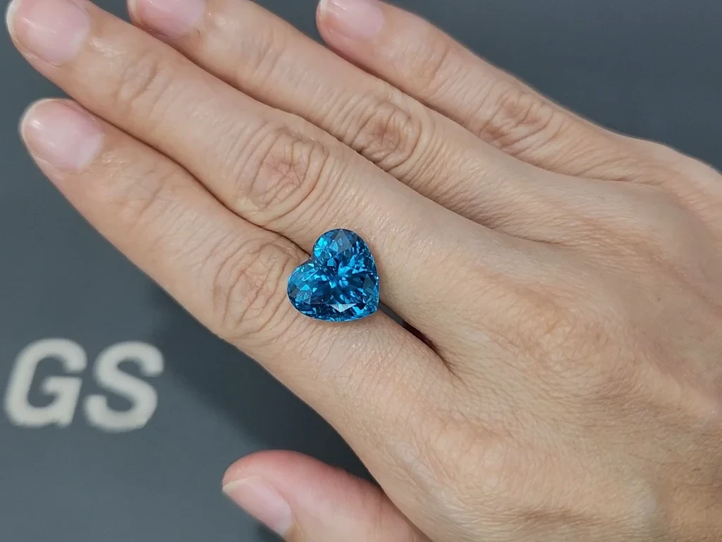 Zircon bleu néon taille cœur de 13,09 carats, Cambodge Image №2